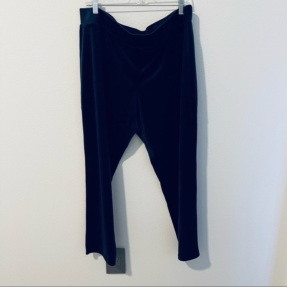 Lilly Pulitzer True Navy Velour Pants - Picture 2 of 8